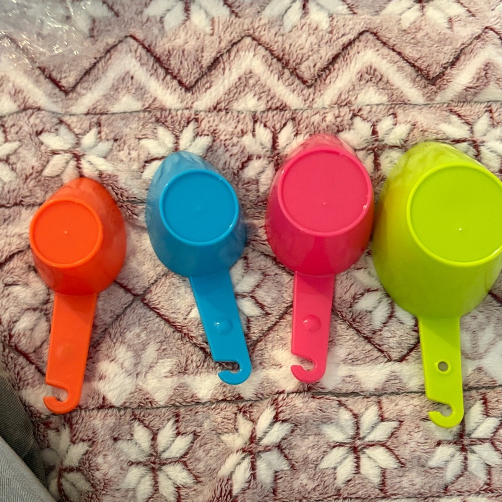 Colorful Measuring Cups Set - Picture 4 of 4